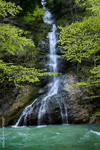 Fototapeta Naklejka Na Ścianę i Meble -  Wasserfall im Naturschutzgebiet
