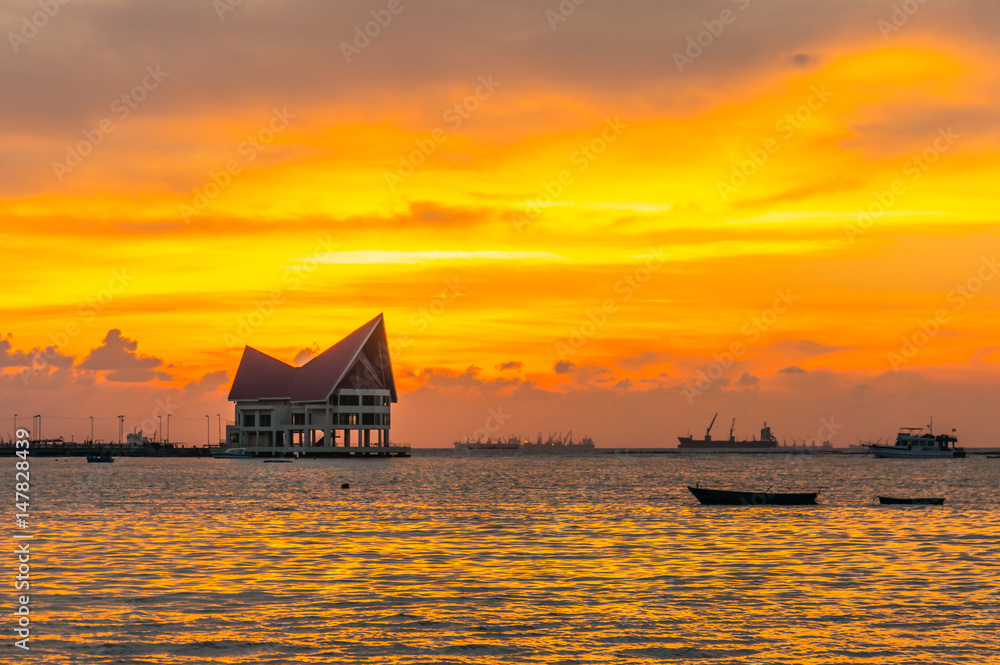 The atmosphere during sunset at Koh Loy Sriracha,Chonburi,Thailand