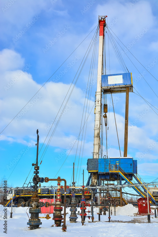 The drilling rig to drill for oil and gas. The drilling rig to drill for oil and gas.