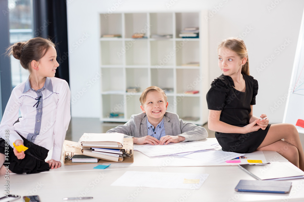 Obraz premium Children working in office