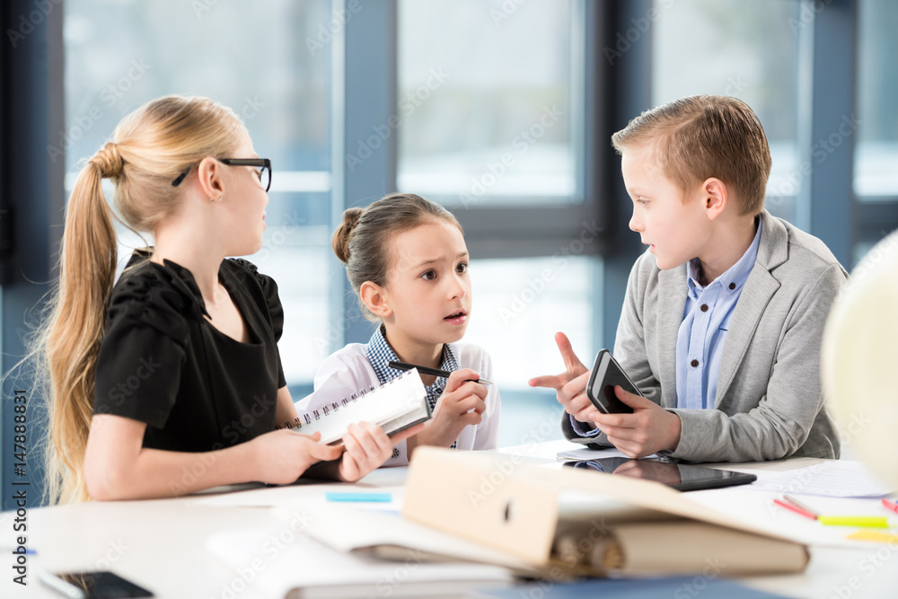 Fototapeta premium Children working in office