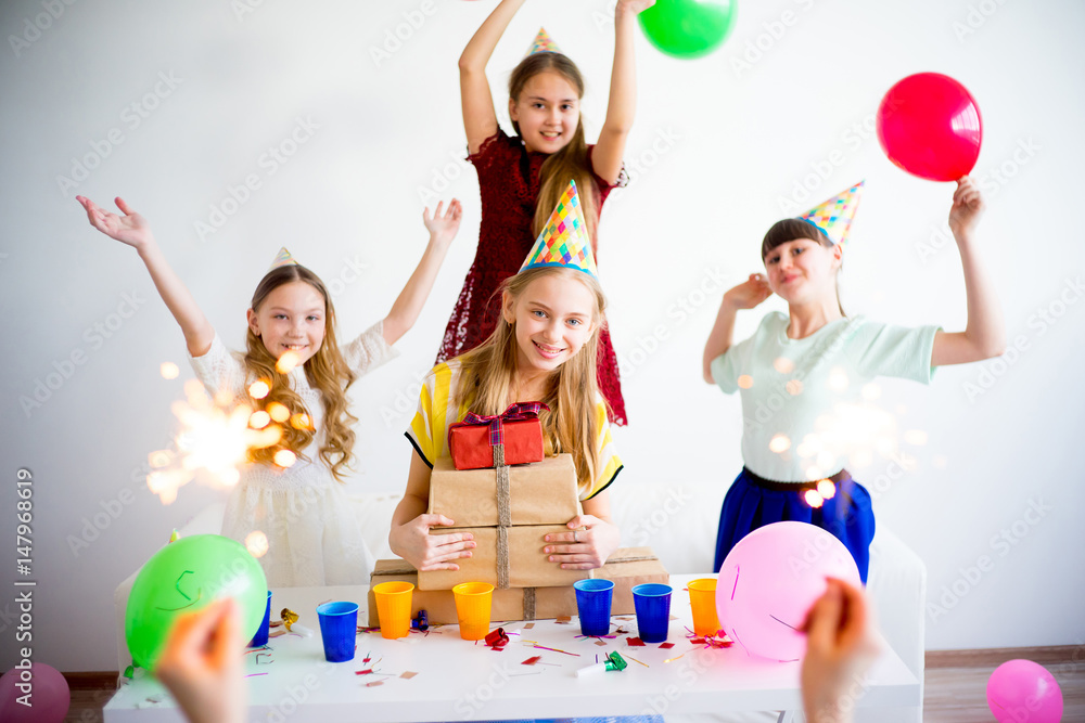 Fototapeta premium Girls celebrating birthday