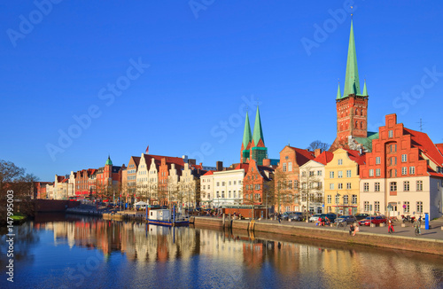 Lübeck vue des rives, de la Trave  © aterrom
