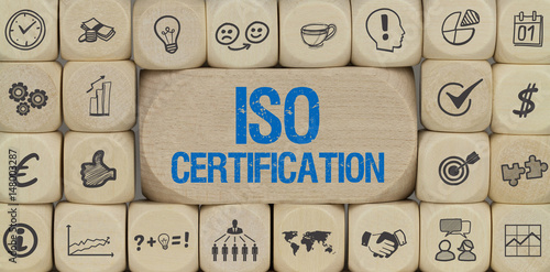 ISO Certification / Würfel mit Symbole photo