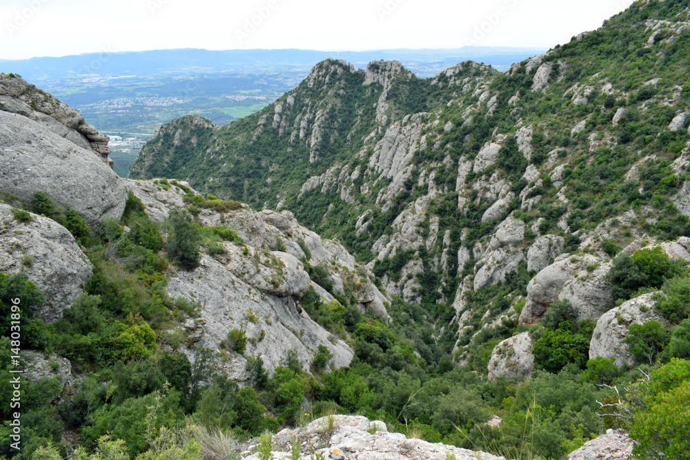 Montserrat montaña rocosa en Barcelona Montserrat montaña rocosa en Barcelona