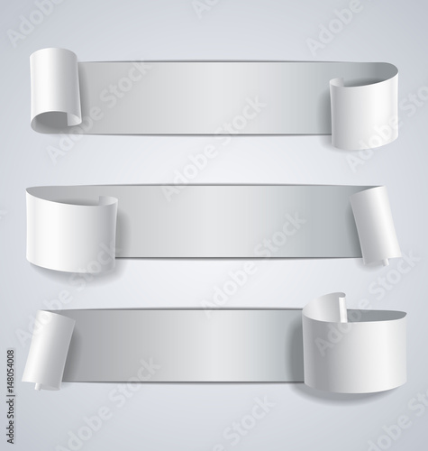 Set of oblong paper pieces