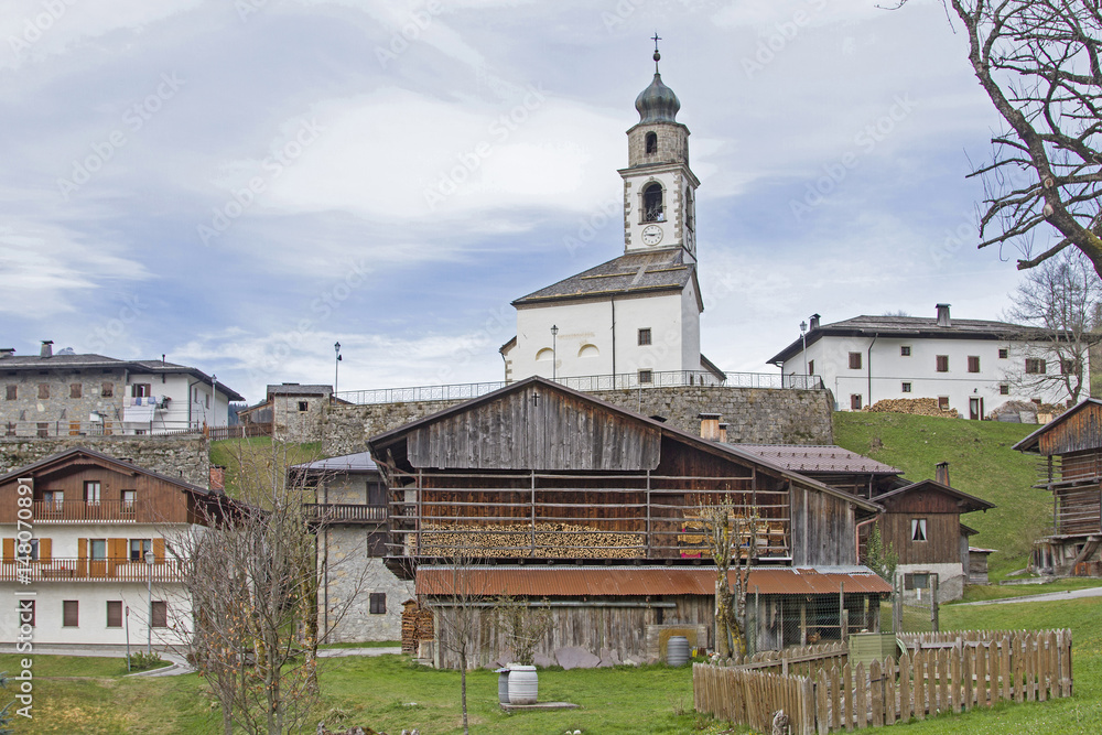 Obraz premium Sauris di sotto im Friaul