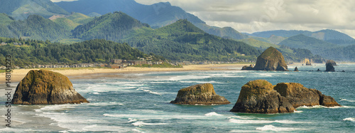 Cannon Beach in Oregon © estivillml