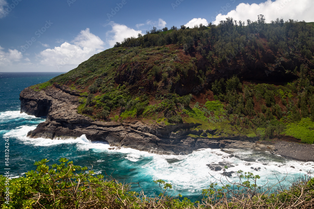 Bucht am Kilauea Point, dem nördlichsten Punkt von Kauai, Hawaii, USA.