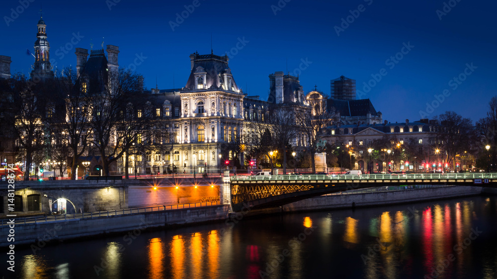 Quai de Seine de l'Hotel de Ville - Paris, France