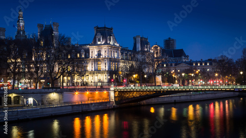 Quai de Seine de l'Hotel de Ville - Paris, France