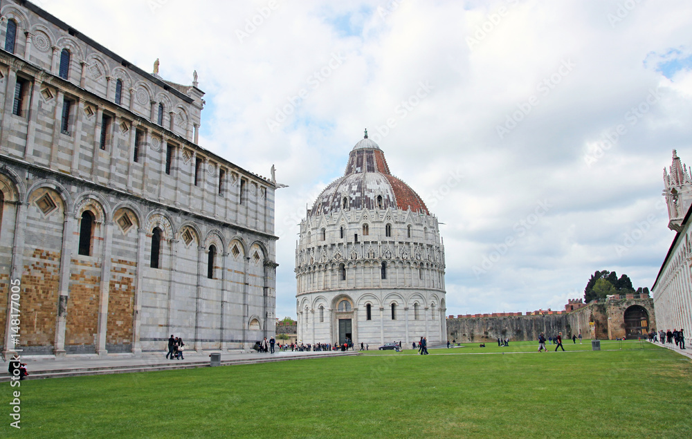  Piazza dei miracoli, with the Basilica and the leaning tower. Pisa, Italy 