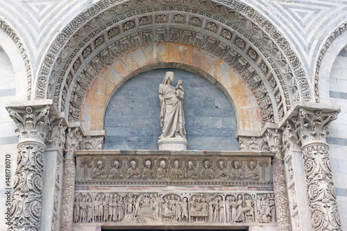  Piazza dei miracoli, with the Basilica and the leaning tower. Pisa, Italy 