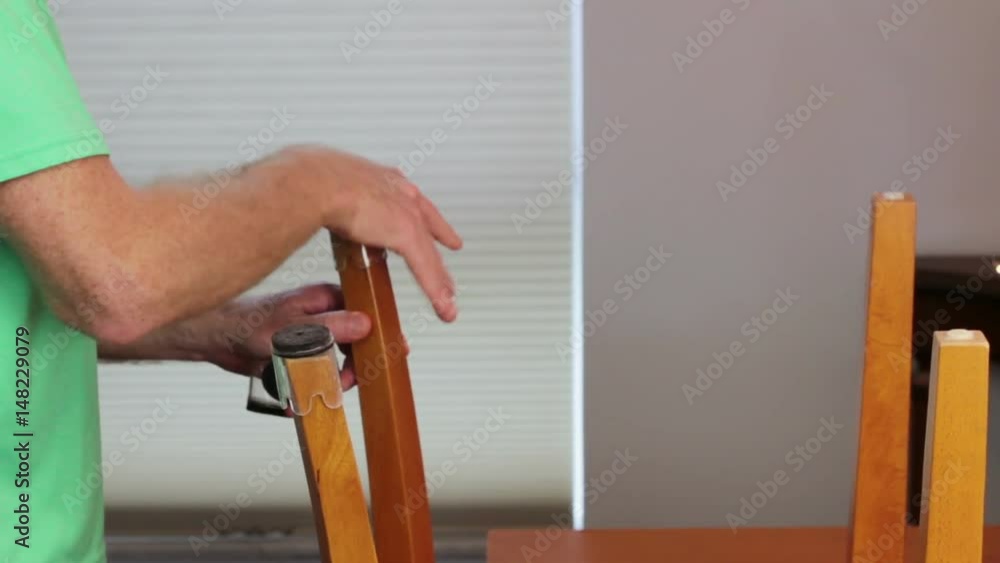 Video „Installing Floor Protection on Chair Bottoms Floor protector