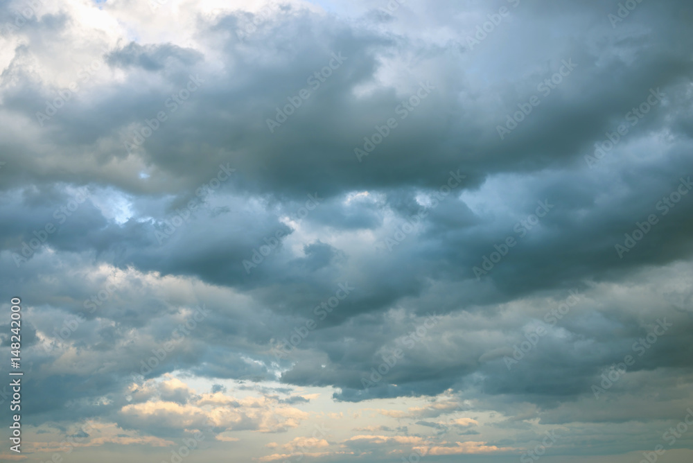 Fototapeta premium Dramatic view of sky with clouds at sunset