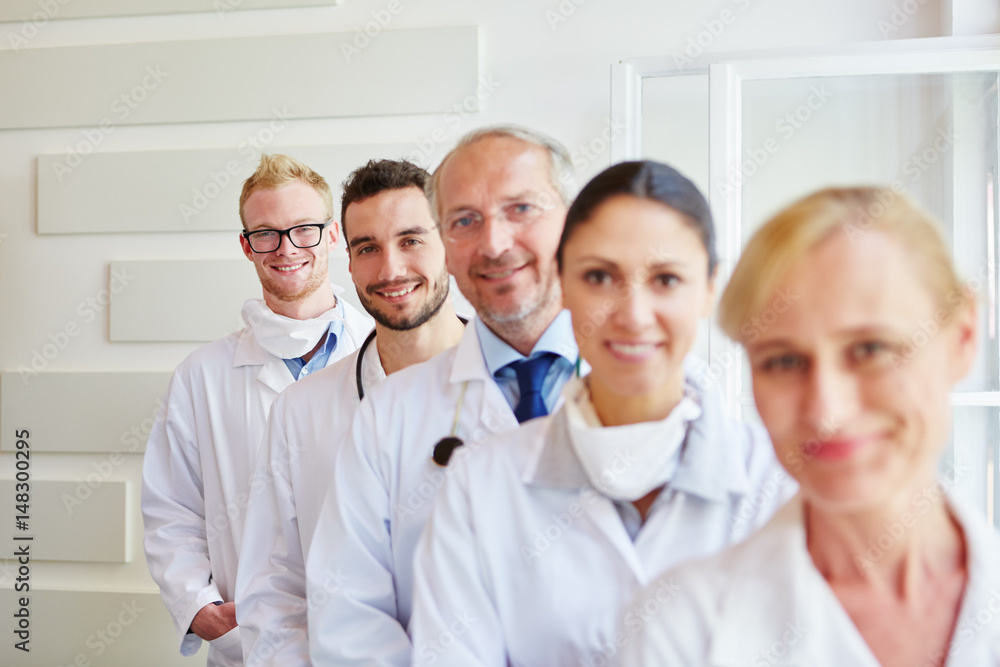 Fototapeta premium Ärzteteam im Krankenhaus