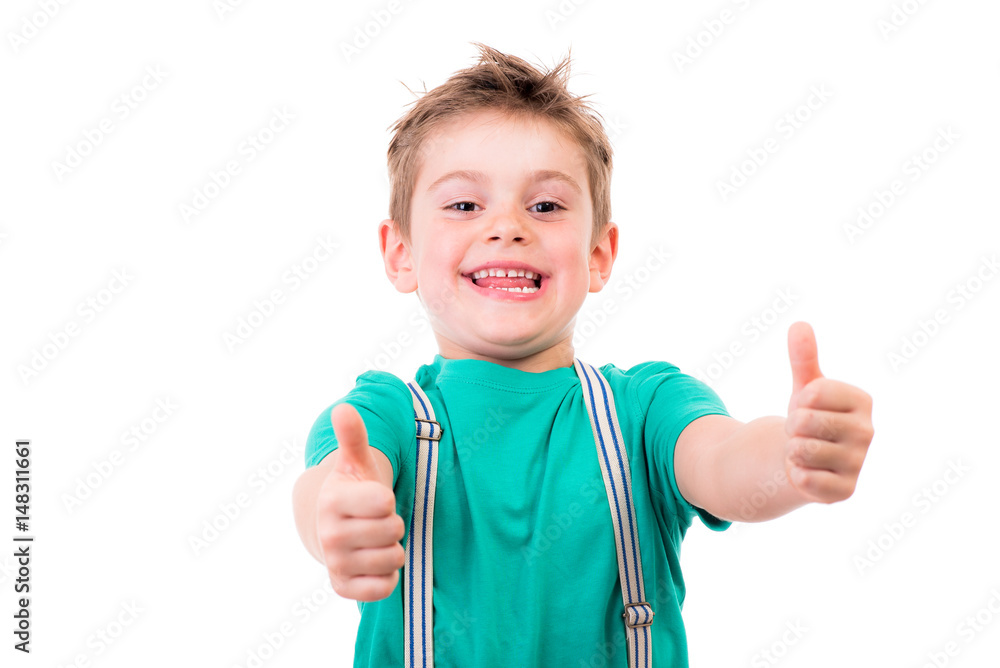 kleiner junge zeigt motiviert beide daumen hoch kleiner junge zeigt motiviert beide daumen hoch