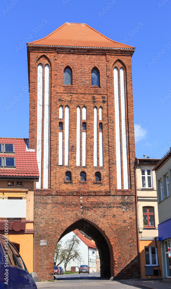 Naklejka premium Darłowo, brama miejska zwana Bramą Wysoką lub Kamienną. Wybudowana w XIV w i przebudowana w XVIII.