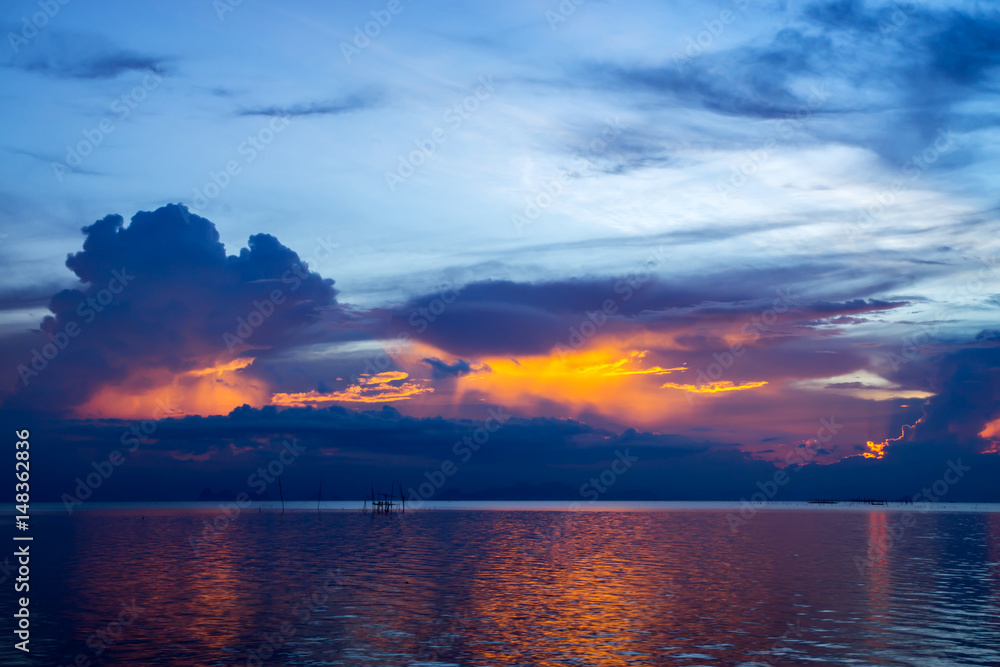 Un-focused of Sunset sky at the lake, Thailand.