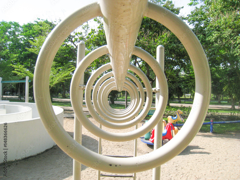 Playground circle climber complicated thinking