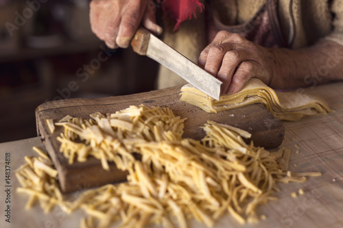 Cutting pasta