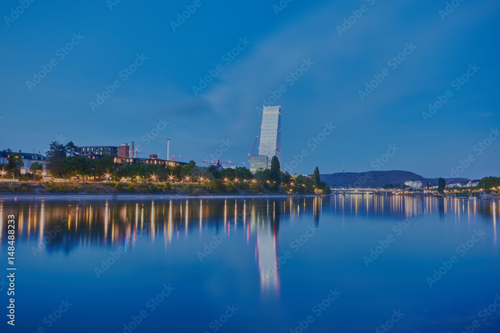 Panorama der Stadt Basel mit Rhein