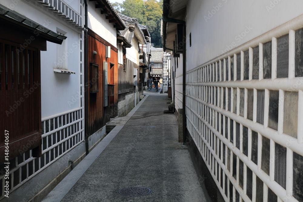 Alley of a white wall town