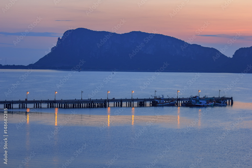 Obraz premium BeautifulSea and Sky at Ao Prachuab, Prachuap Khiri Khan South of Thailand 