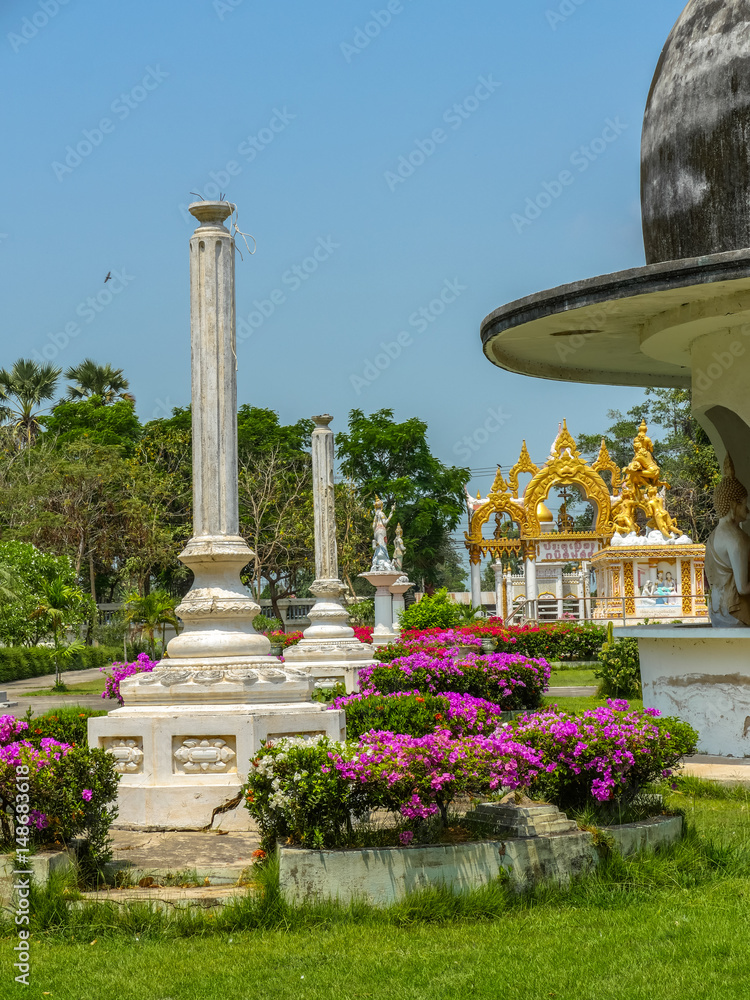 Obraz premium beautiful architect of pavilion in temple