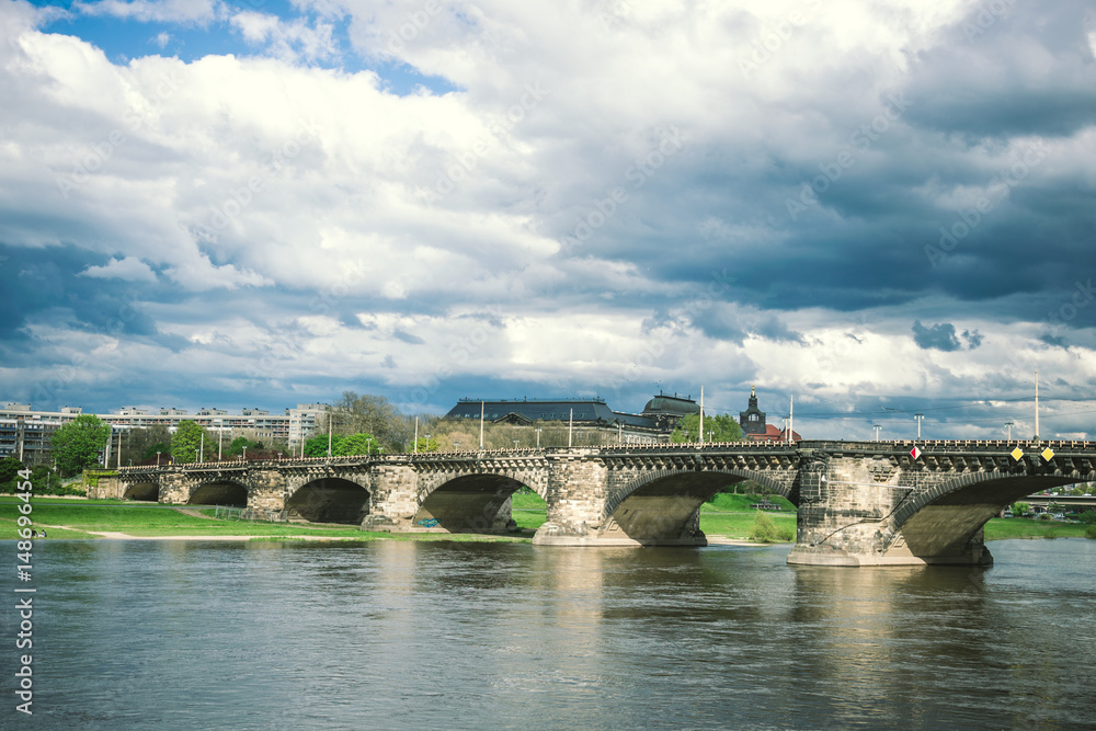 Старинный мост через реку Эльба, Дрезден