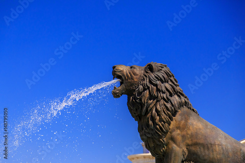 Fountain and monument of Al...