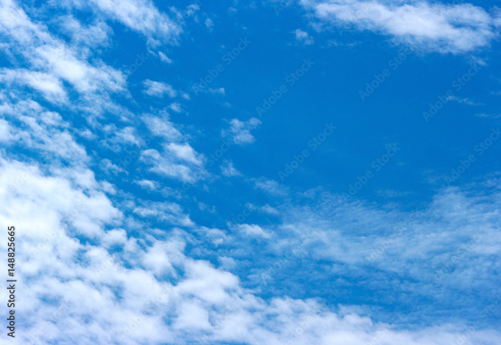 Obraz premium amzing blue sky with clouds background