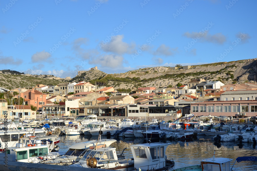 Marseille - Petit Port des Goudes au crépuscule 