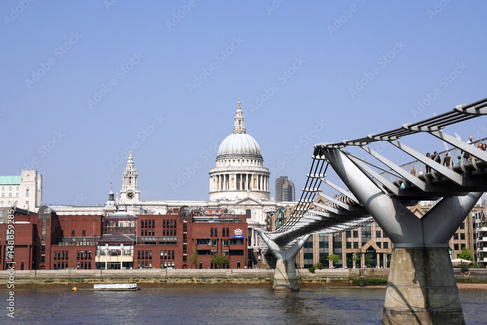London St. Paul's Cathedral Millenium Bridge