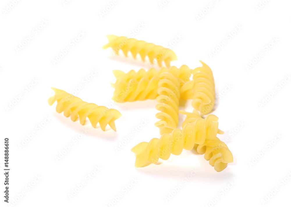 Naklejka premium Italian spiral shaped pasta, macaroni, isolated on white background