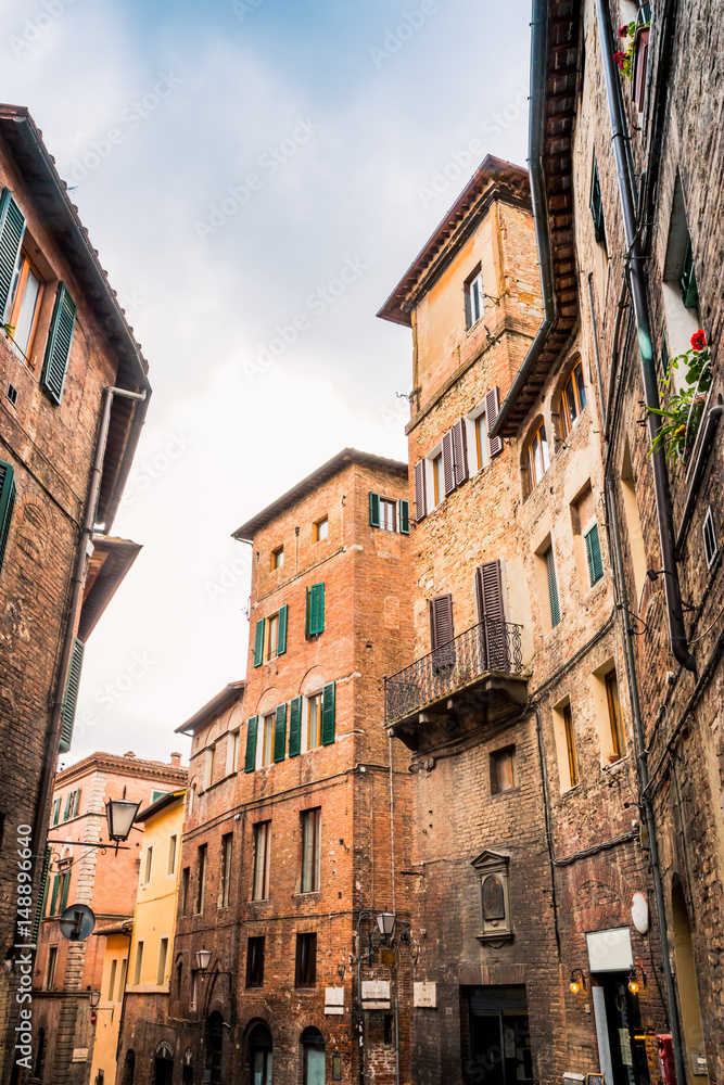 Dans les rues de Sienne en Toscane