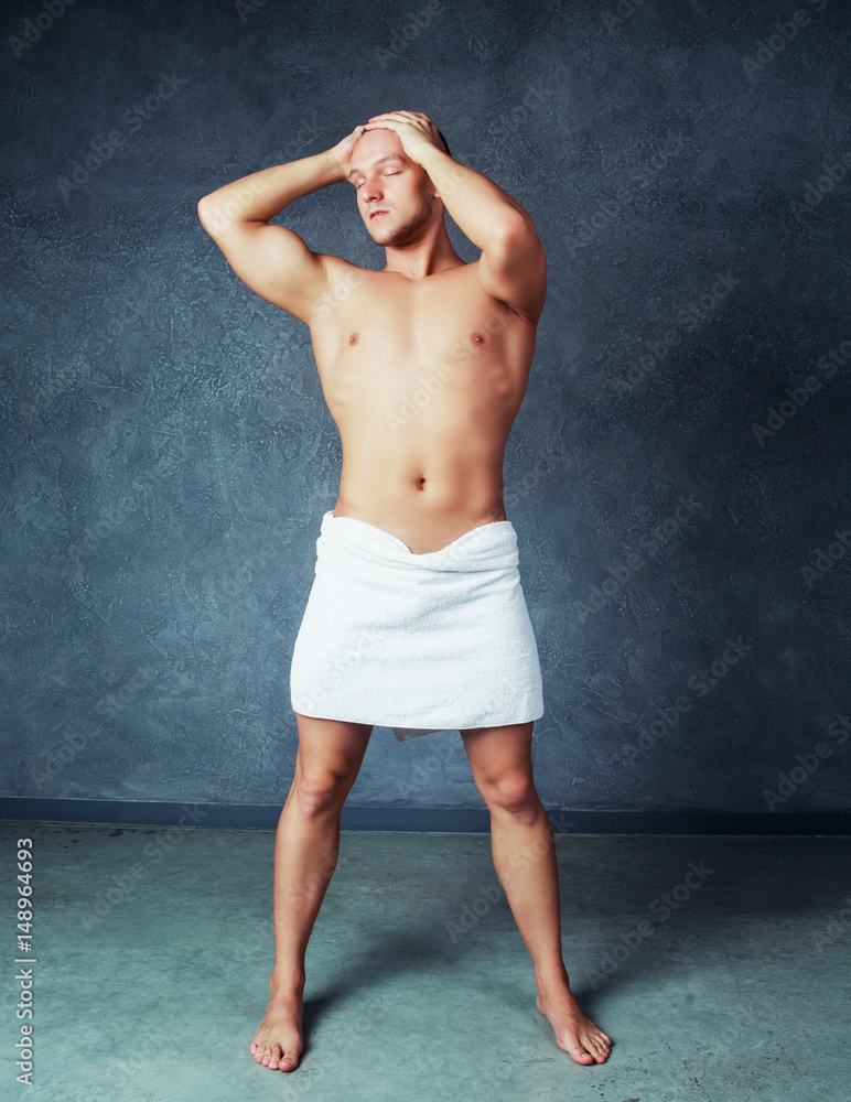 Obraz premium man with a towel
