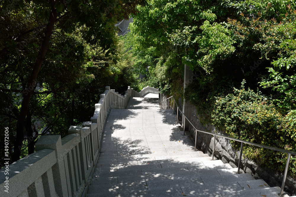 神社の参道の階段