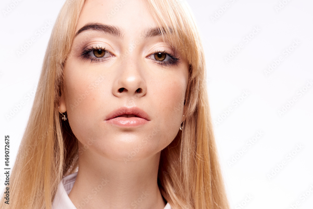 beautiful confident blonde, leader beautiful confident blonde, leader