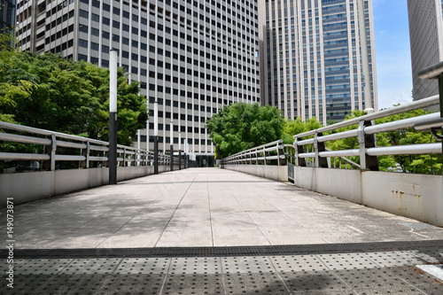 Wallpaper Mural 都心の歩道橋から見たオフィスビル Torontodigital.ca