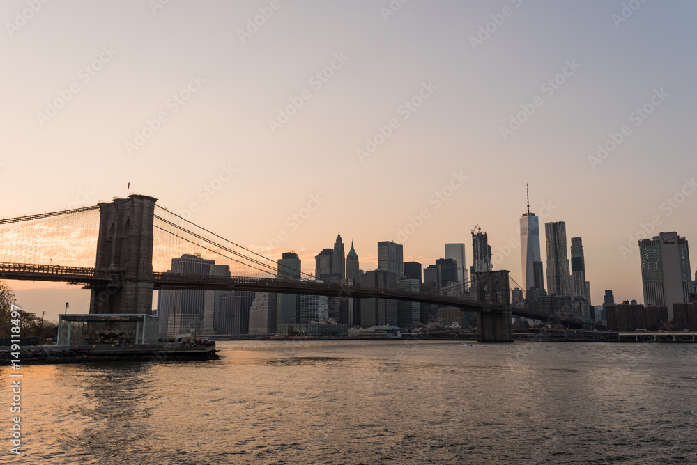 Fototapeta premium New York Nightscape with Brooklyn bridge