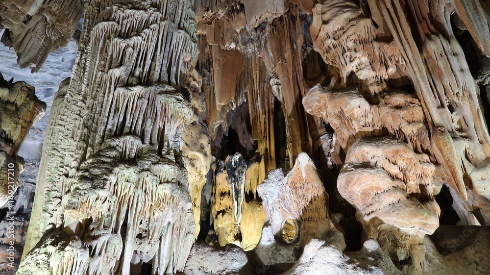 Beautiful Cave Structures in South Africa Beautiful Cave Structures in South Africa