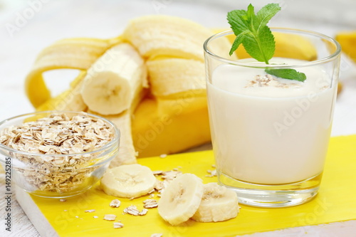 Banana milk shake with oat