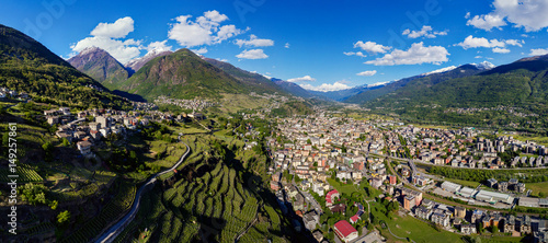 Valtellina (IT) - Vista aerea panoramica di Sondrio e frazioni