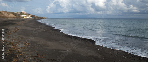 Fototapeta Naklejka Na Ścianę i Meble -  Black beach in Santorini island
