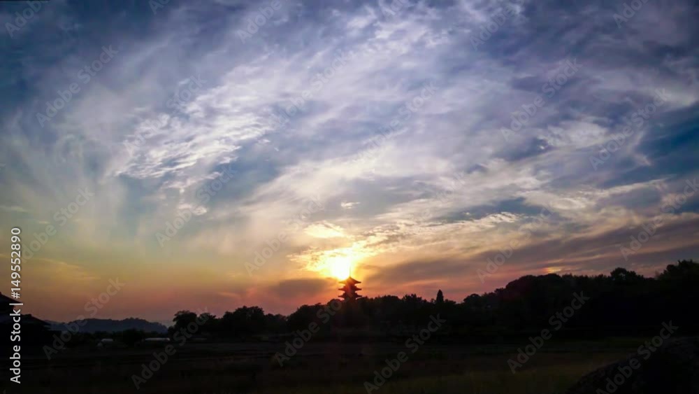 タイムラプス、日本、岡山県、備中国分寺・五重塔、夕日 タイムラプス、日本、岡山県、備中国分寺・五重塔、夕日