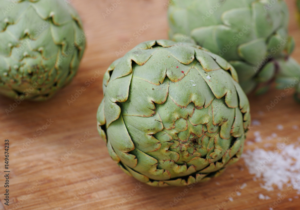 Fototapeta premium Healthy food: fresh Spanish green artichokes