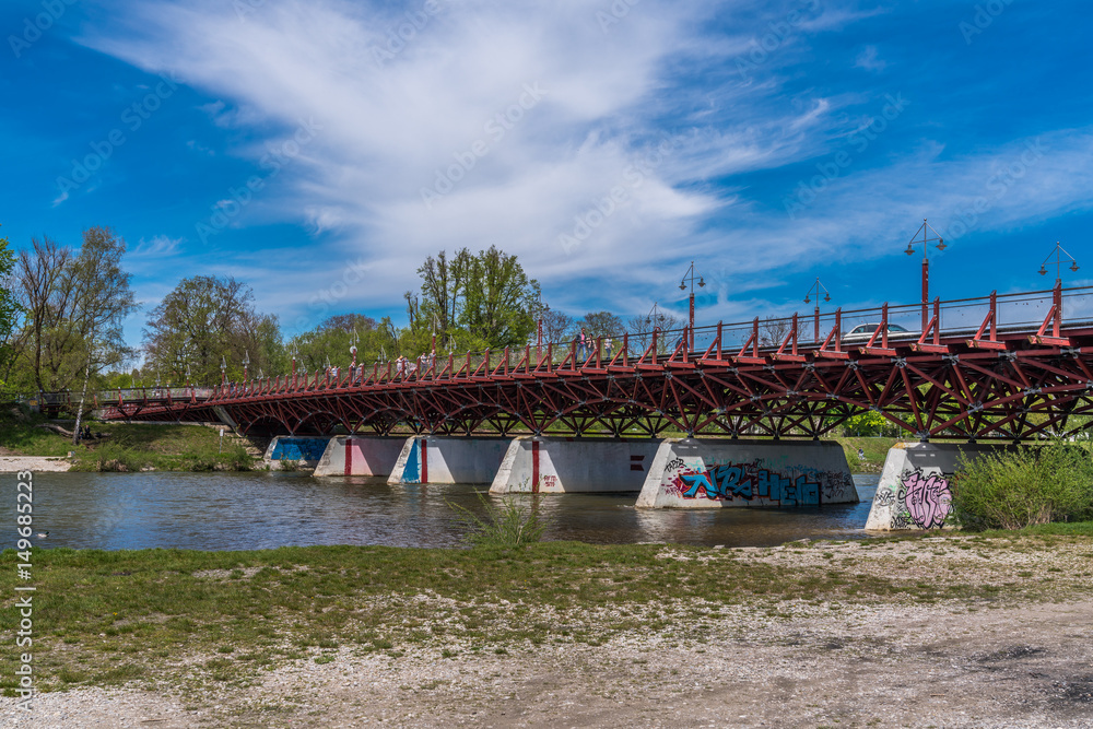 Tierparkbrücke in MünchenThalkirchen über der Isar