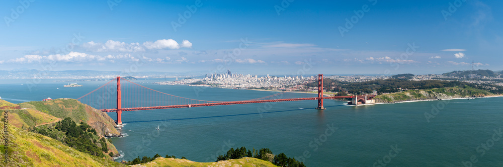 Fototapeta premium High definition panorama of the Golden Gate Bridge and San Francisco