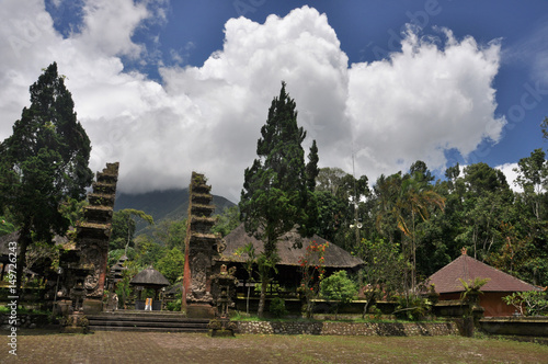 Wallpaper Mural Bali Pura Luhur Batukau  Torontodigital.ca